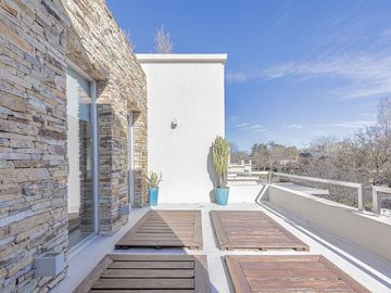 Venta hermosa casa de 6 Amb - Los Pingüinos