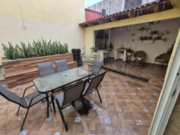 Casa en condominio en venta en Coaxustenco, Metepec, México