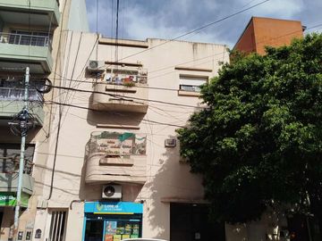 En venta Ph de 2 amb con 2 patios en PB  Chacarita