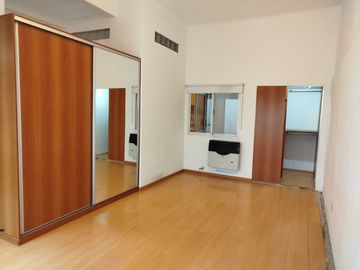 En venta Ph de 2 amb con 2 patios en PB  Chacarita