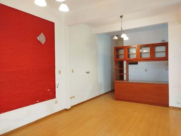 En venta Ph de 2 amb con 2 patios en PB  Chacarita
