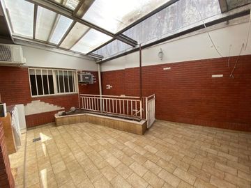 VENTA PH 3 AMB CON COCHERA Y PATIO VILLA LURO