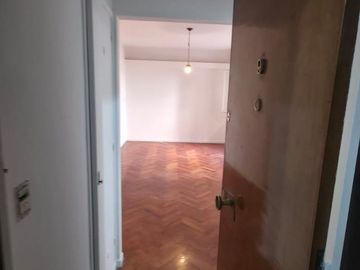 Departamento de 2 amb reciclado en Floresta