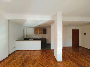 Depto 2 amb en venta San Martin centro con cochera