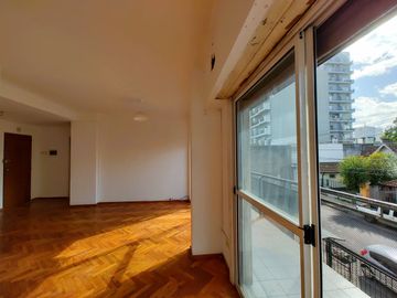Depto 2 amb en venta San Martin centro con cochera