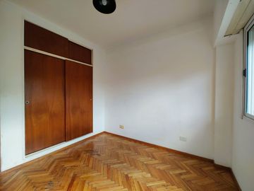 Depto 2 amb en venta San Martin centro con cochera