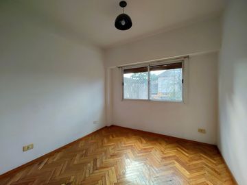 Depto 2 amb en venta San Martin centro con cochera