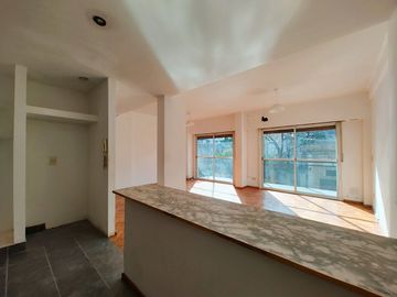 Depto 2 amb en venta San Martin centro con cochera