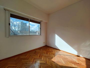 Depto 2 amb en venta San Martin centro con cochera