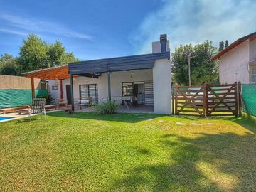 Vta de Casa 3 amb, pileta, parrilla y Jardín