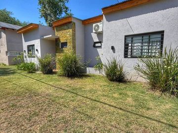 Vta de Casa 3 amb, pileta, parrilla y Jardín