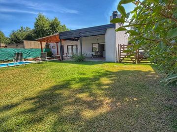 Vta de Casa 3 amb, pileta, parrilla y Jardín