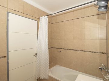 VENTA DPTO 5 AMB CON COCHERA