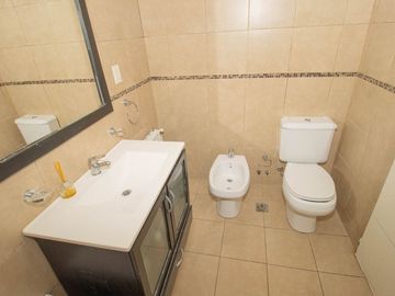 VENTA DPTO 5 AMB CON COCHERA