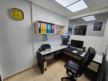 GALPON CON OFICINAS AMOBLADAS | BARRIO COFICO