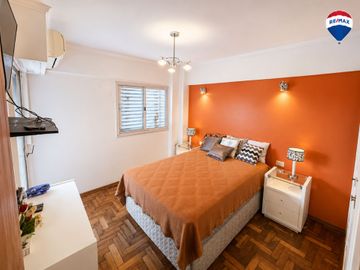 VENTA 2 AMB. CON PATIO AVELLANEDA CENTRO