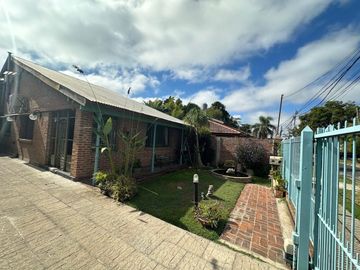 CASA VENTA DOS PLANTAS en BENAVIDEZ APTA CREDITO
