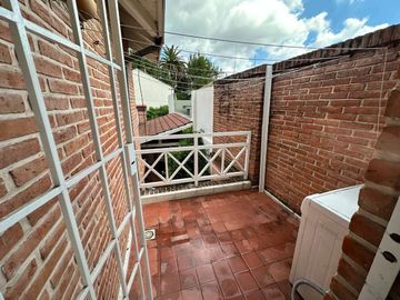 Casa en venta 5 Amb en Villa Sarmiento  c/pileta