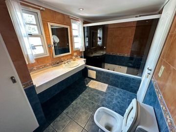 Casa en venta 5 Amb en Villa Sarmiento  c/pileta