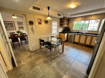 Casa en venta 5 Amb en Villa Sarmiento  c/pileta