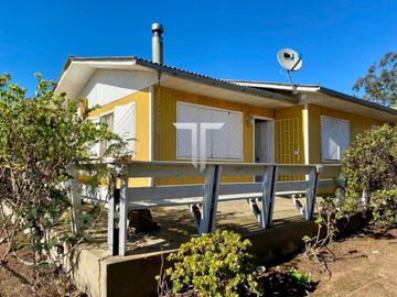 Casa en venta c/ estacionamiento en Algarrobo Norte