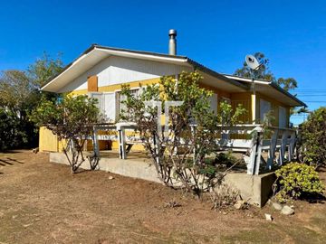 Casa en venta c/ estacionamiento en Algarrobo Norte