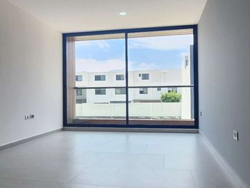 CASA EN VENTA EN LOMAS DE ANGELÓPOLIS