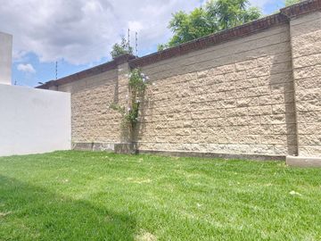 CASA EN VENTA EN LOMAS DE ANGELÓPOLIS