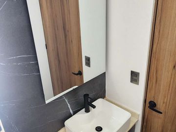 CASA EN VENTA EN LOMAS DE ANGELÓPOLIS