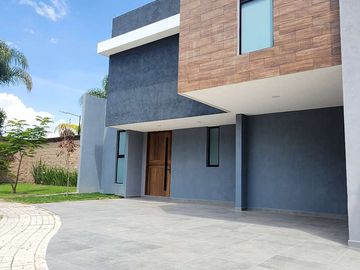 CASA EN RENTA EN JARDINES DE ZAVALETA