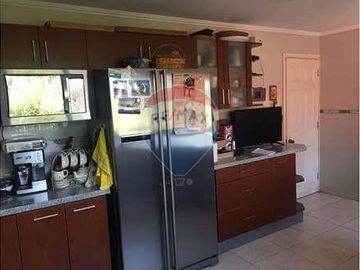 Gran casa en condominio. María Pinto