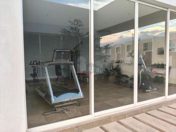 Casa en Venta en Villa de Pozos, San Luis Potosí, Privada la Cantera. En esquina con excedente