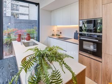 Dúplex Nuevo con Gran Patio Privado. Isidora Goyenechea, Las Condes