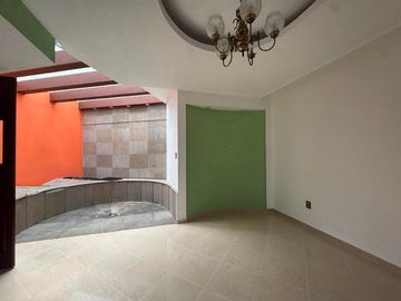 CASA EN RENTA EN SATÉLITE