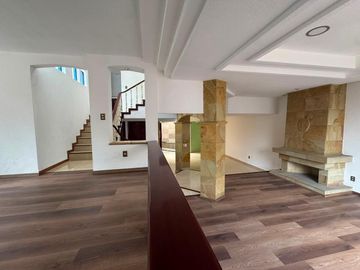 CASA EN RENTA EN SATÉLITE