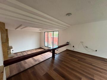 CASA EN RENTA EN SATÉLITE