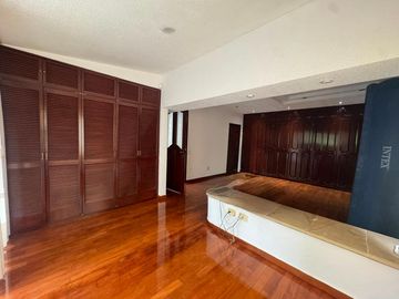 CASA EN RENTA EN SATÉLITE