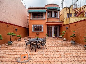 CASA EN VENTA EN COLONIA NARVARTE