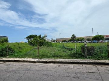 Terreno comercial en renta en  Veracruz junto a costco Fracc. Costa Verde