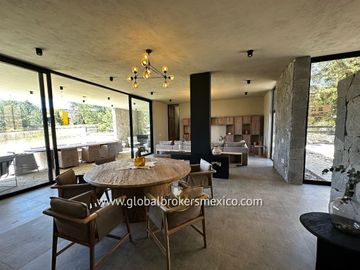 Cabaña Amueblada en Venta! Ubicada en el Fracc. Tapalpa Country Club, Jalisco.