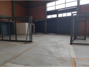 SE ARRIENDA BODEGA EN PARQUE INDUSTRIAL MOSQUERA