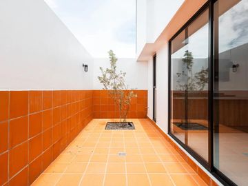 Casa en Venta. Lomas de Granada. Lomas de Angelopolis.