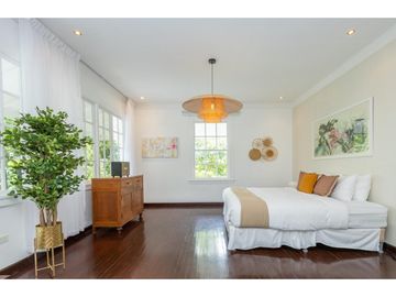 Venta y Alquiler de Casa con Jardín en Ancón