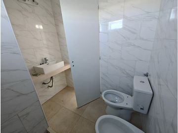 CASA EN ALQUILER - DUPLEX - CON PATIO INDEPENDIENTE