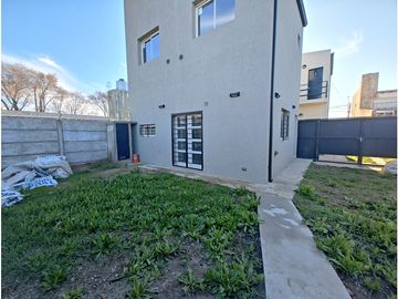 CASA EN ALQUILER - DUPLEX - CON PATIO INDEPENDIENTE