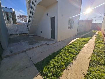 CASA EN ALQUILER - DUPLEX - CON PATIO INDEPENDIENTE