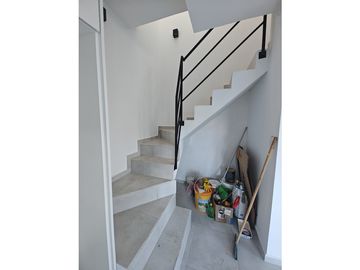 CASA EN ALQUILER - DUPLEX - CON PATIO INDEPENDIENTE