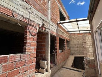 HOSTAL 5 HABITACIONES + 1 DEPTO HUMAHUACA