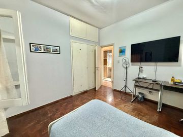 CASA VENTA 4AMB CASTELAR SUR PARQUE COCHERA