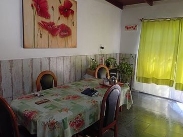VENTA CASA 3 AMB CON QUINCHO Y PILETA CLAYPOLE